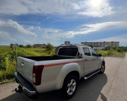 Сірий Ісузу D-Max, об'ємом двигуна 2.5 л та пробігом 120 тис. км за 11200 $, фото 2 на Automoto.ua