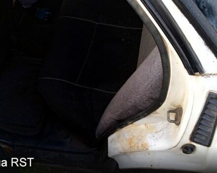 Белый Исузу Джемини, объемом двигателя 1.7 л и пробегом 222 тыс. км за 1180 $, фото 1 на Automoto.ua