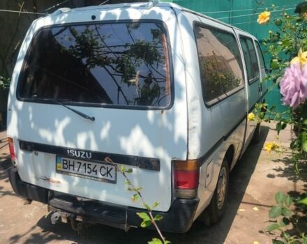Білий Ісузу Midi пасс., об'ємом двигуна 2 л та пробігом 320 тис. км за 1200 $, фото 1 на Automoto.ua