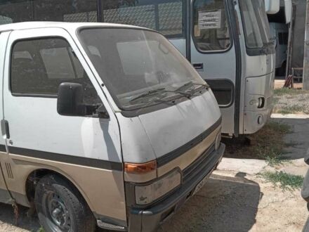 Белый Исузу Миди пасс., объемом двигателя 2 л и пробегом 30 тыс. км за 600 $, фото 1 на Automoto.ua