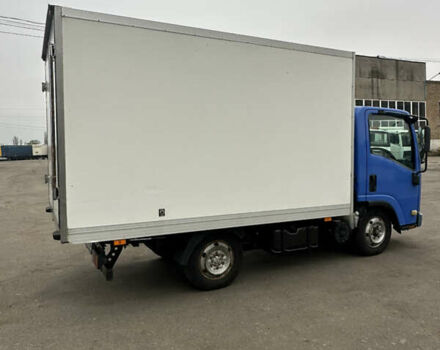 Синий Исузу НЛР, объемом двигателя 3 л и пробегом 490 тыс. км за 9800 $, фото 3 на Automoto.ua