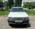 Белый Исузу Пикап, объемом двигателя 2.5 л и пробегом 240 тыс. км за 5500 $, фото 1 на Automoto.ua