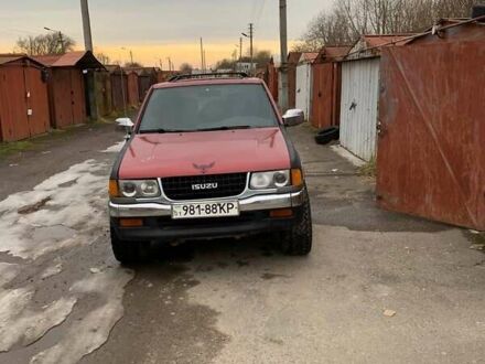 Красный Исузу Родео, объемом двигателя 3.2 л и пробегом 300 тыс. км за 1500 $, фото 1 на Automoto.ua