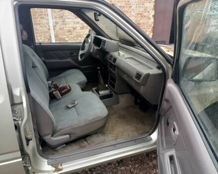 Серый Исузу Родео, объемом двигателя 2.6 л и пробегом 210 тыс. км за 2000 $, фото 5 на Automoto.ua