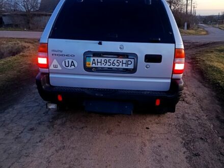 Сірий Ісузу Rodeo, об'ємом двигуна 2.2 л та пробігом 0 тис. км за 3000 $, фото 1 на Automoto.ua