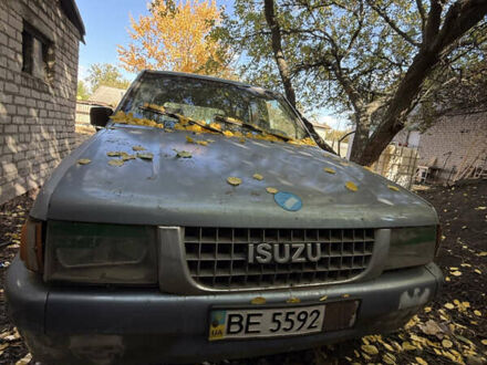 Синий Исузу Родео, объемом двигателя 2.6 л и пробегом 300 тыс. км за 1385 $, фото 1 на Automoto.ua
