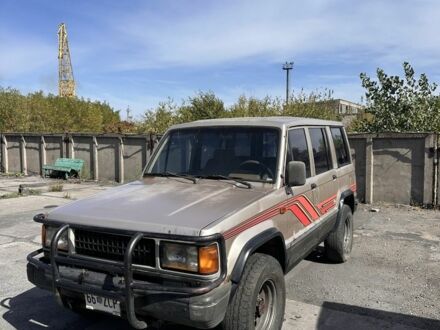Бежевий Ісузу Trooper, об'ємом двигуна 2.5 л та пробігом 235 тис. км за 1800 $, фото 1 на Automoto.ua