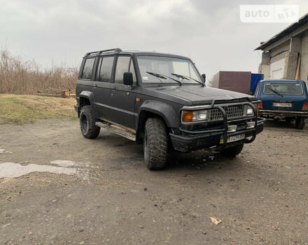 Чорний Ісузу Trooper, об'ємом двигуна 2.6 л та пробігом 300 тис. км за 3000 $, фото 1 на Automoto.ua