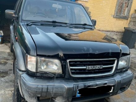 Чорний Ісузу Trooper, об'ємом двигуна 3 л та пробігом 200 тис. км за 2500 $, фото 1 на Automoto.ua