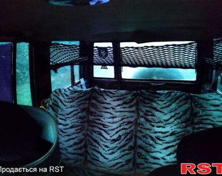 Красный Исузу Трупер, объемом двигателя 2.2 л и пробегом 300 тыс. км за 1900 $, фото 5 на Automoto.ua