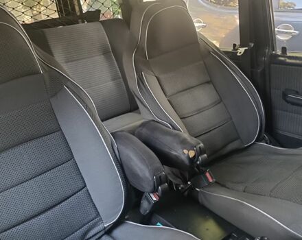 Серый Исузу Трупер, объемом двигателя 2.8 л и пробегом 380 тыс. км за 2300 $, фото 5 на Automoto.ua