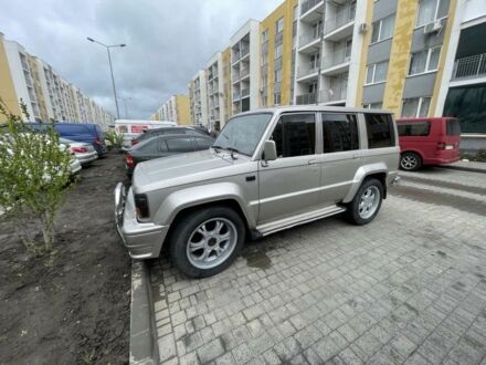 Сірий Ісузу Trooper, об'ємом двигуна 2.3 л та пробігом 280 тис. км за 7300 $, фото 1 на Automoto.ua