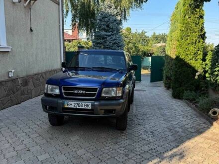 Синий Исузу Трупер, объемом двигателя 3.5 л и пробегом 428 тыс. км за 8492 $, фото 1 на Automoto.ua