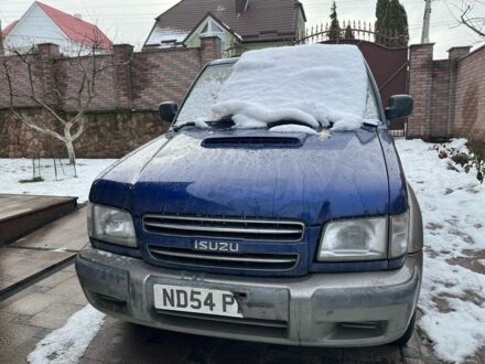 Синий Исузу Трупер, объемом двигателя 3 л и пробегом 250 тыс. км за 1800 $, фото 1 на Automoto.ua