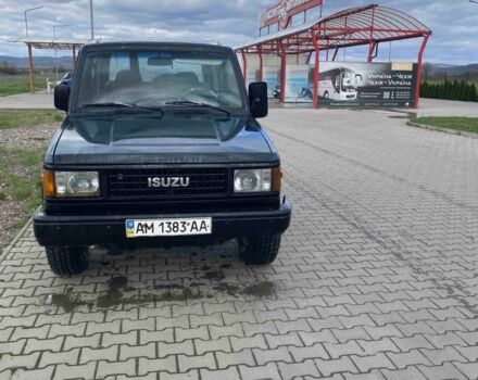 Зелений Ісузу Trooper, об'ємом двигуна 2.3 л та пробігом 200 тис. км за 3300 $, фото 1 на Automoto.ua
