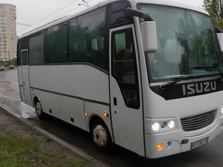 Исузу Туркузе 2004 в Киеве на Automoto.ua Белый Исузу Туркузе, объемом двигателя 4.75 л и пробегом 230 тыс. км за 13300 $, фото 1 на Automoto.ua