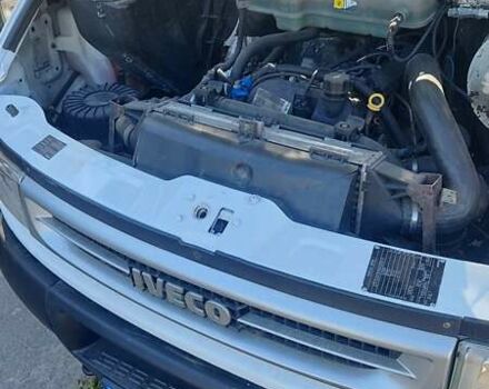 Івеко Дейлі 2006 у Києві на Automoto.ua Білий Івеко Дейлі, об'ємом двигуна 3 л та пробігом 429 тис. км за 12500 $, фото 11 на Automoto.ua