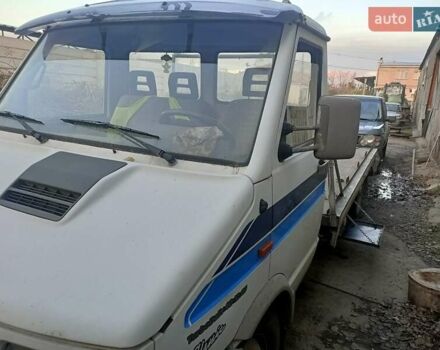 Белый Ивеко Дейли, объемом двигателя 2.8 л и пробегом 300 тыс. км за 7000 $, фото 3 на Automoto.ua