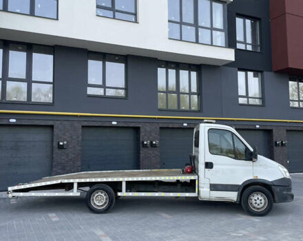 Белый Ивеко Дейли, объемом двигателя 2.3 л и пробегом 350 тыс. км за 11700 $, фото 2 на Automoto.ua