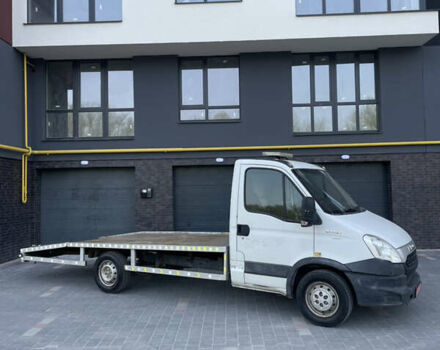 Белый Ивеко Дейли, объемом двигателя 2.3 л и пробегом 350 тыс. км за 11700 $, фото 1 на Automoto.ua