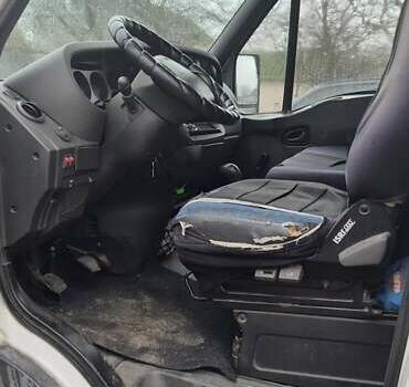 Белый Ивеко Дейли, объемом двигателя 2.8 л и пробегом 385 тыс. км за 5300 $, фото 7 на Automoto.ua