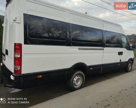 Белый Ивеко Дейли, объемом двигателя 3 л и пробегом 377 тыс. км за 7500 $, фото 4 на Automoto.ua
