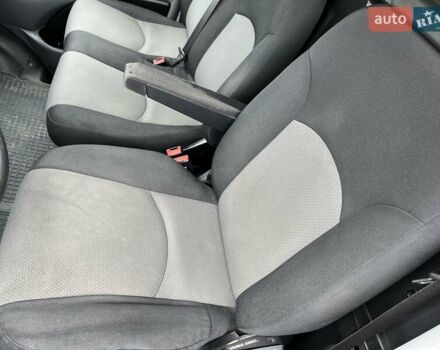 Белый Ивеко Дейли, объемом двигателя 3 л и пробегом 123 тыс. км за 23500 $, фото 28 на Automoto.ua