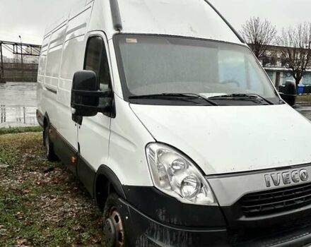 Белый Ивеко Дейли, объемом двигателя 3 л и пробегом 322 тыс. км за 8800 $, фото 1 на Automoto.ua