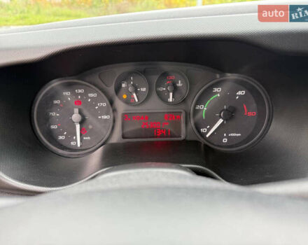 Белый Ивеко Дейли, объемом двигателя 2.29 л и пробегом 253 тыс. км за 12900 $, фото 13 на Automoto.ua