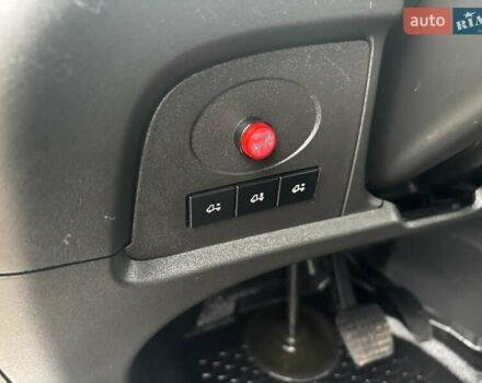 Белый Ивеко Дейли, объемом двигателя 2.3 л и пробегом 260 тыс. км за 21900 $, фото 10 на Automoto.ua