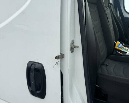 Білий Івеко Дейлі, об'ємом двигуна 2.3 л та пробігом 300 тис. км за 18999 $, фото 7 на Automoto.ua