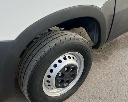 Білий Івеко Дейлі, об'ємом двигуна 0 л та пробігом 130 тис. км за 32653 $, фото 11 на Automoto.ua