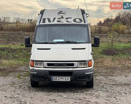 Белый Ивеко Дейли, объемом двигателя 2.8 л и пробегом 300 тыс. км за 3500 $, фото 1 на Automoto.ua