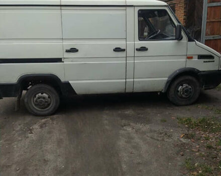 Білий Івеко Дейлі, об'ємом двигуна 2.5 л та пробігом 320 тис. км за 3500 $, фото 4 на Automoto.ua