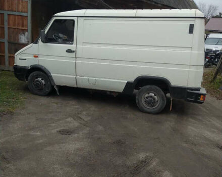 Білий Івеко Дейлі, об'ємом двигуна 2.5 л та пробігом 320 тис. км за 3500 $, фото 3 на Automoto.ua