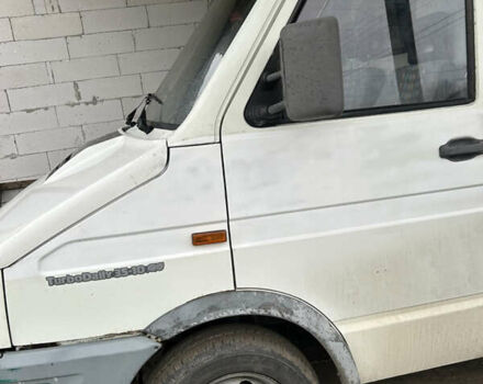 Білий Івеко Дейлі, об'ємом двигуна 2.8 л та пробігом 450 тис. км за 3800 $, фото 2 на Automoto.ua