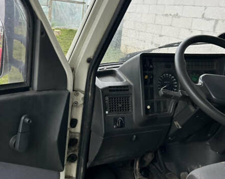 Білий Івеко Дейлі, об'ємом двигуна 2.8 л та пробігом 450 тис. км за 3800 $, фото 1 на Automoto.ua