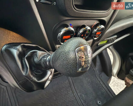 Белый Ивеко Дейли, объемом двигателя 3 л и пробегом 231 тыс. км за 30400 $, фото 29 на Automoto.ua