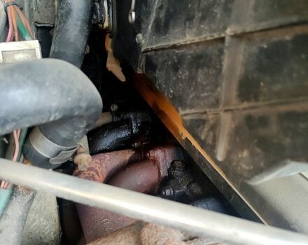 Белый Ивеко Дейли, объемом двигателя 2.4 л и пробегом 250 тыс. км за 1400 $, фото 3 на Automoto.ua