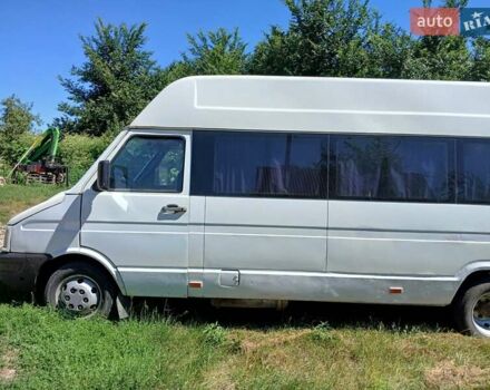 Белый Ивеко Дейли, объемом двигателя 2.8 л и пробегом 100 тыс. км за 2300 $, фото 8 на Automoto.ua