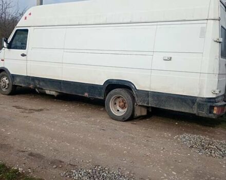 Белый Ивеко Дейли, объемом двигателя 2.8 л и пробегом 300 тыс. км за 4000 $, фото 1 на Automoto.ua