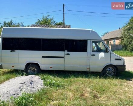 Белый Ивеко Дейли, объемом двигателя 2.8 л и пробегом 100 тыс. км за 2300 $, фото 10 на Automoto.ua