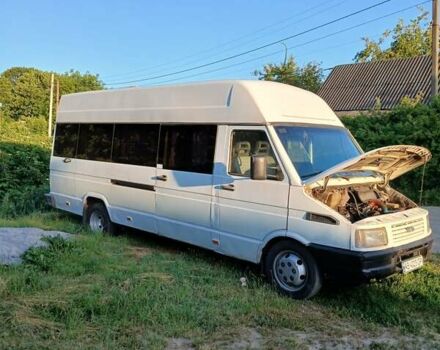 Белый Ивеко Дейли, объемом двигателя 2.8 л и пробегом 100 тыс. км за 2300 $, фото 13 на Automoto.ua