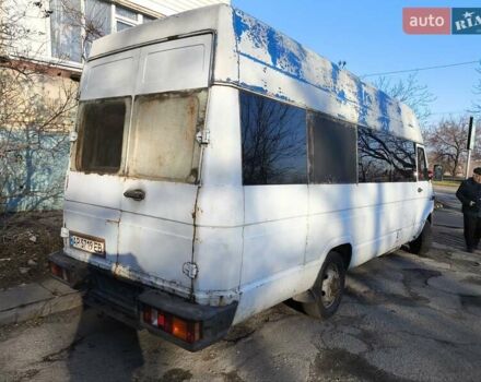 Белый Ивеко Дейли, объемом двигателя 2.8 л и пробегом 255 тыс. км за 1999 $, фото 3 на Automoto.ua