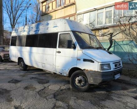 Белый Ивеко Дейли, объемом двигателя 2.8 л и пробегом 255 тыс. км за 1999 $, фото 1 на Automoto.ua