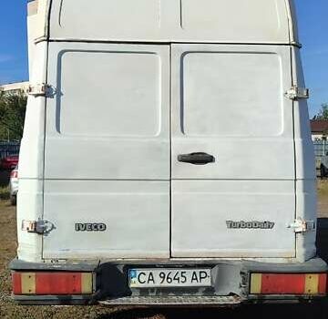 Белый Ивеко Дейли, объемом двигателя 2.8 л и пробегом 678 тыс. км за 3200 $, фото 4 на Automoto.ua