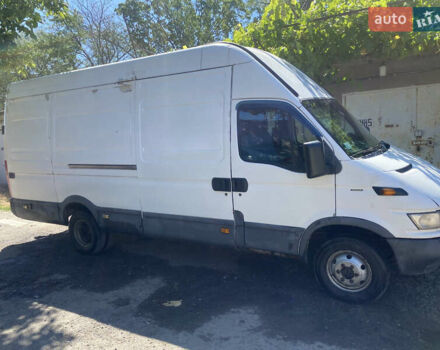 Белый Ивеко Дейли, объемом двигателя 2.8 л и пробегом 256 тыс. км за 4499 $, фото 3 на Automoto.ua