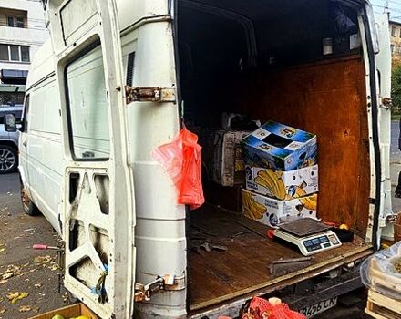 Белый Ивеко Дейли, объемом двигателя 28 л и пробегом 300 тыс. км за 1800 $, фото 5 на Automoto.ua