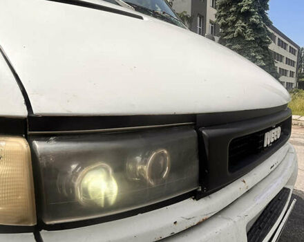 Белый Ивеко Дейли, объемом двигателя 2.8 л и пробегом 555 тыс. км за 8800 $, фото 7 на Automoto.ua