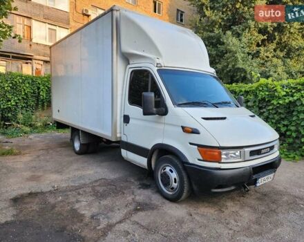 Белый Ивеко Дейли, объемом двигателя 2.8 л и пробегом 295 тыс. км за 7800 $, фото 3 на Automoto.ua